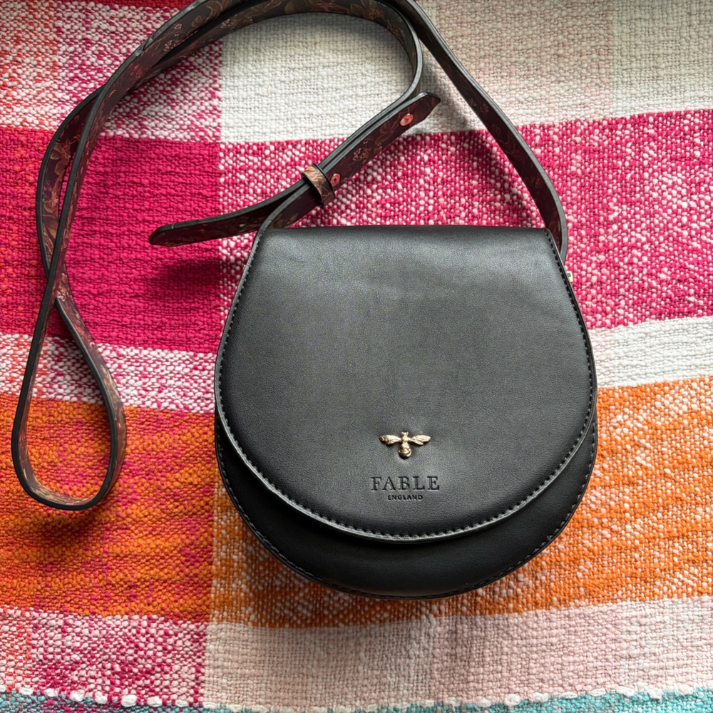 FABLE ENGLAND
Women's Black A Night's Tale Saddle Bag